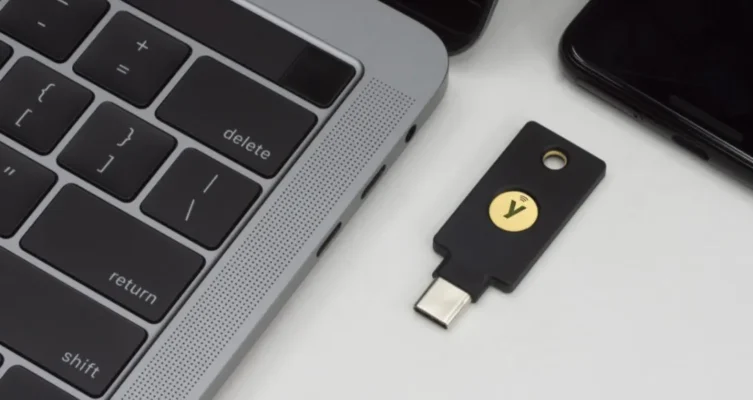 Seguridad sin contraseñas con YubiKey.