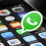 WhatsApp renueva los Estados con música, collages y stickers interactivos.