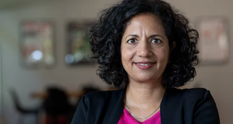 Shuchi Sharma, vicepresidente de la Oficina del Programa de Código Abierto e IA de Red Hat.