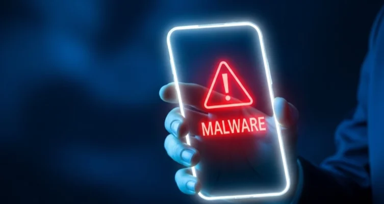 Cibercriminales engañan a víctimas para tomar el control de sus celulares.