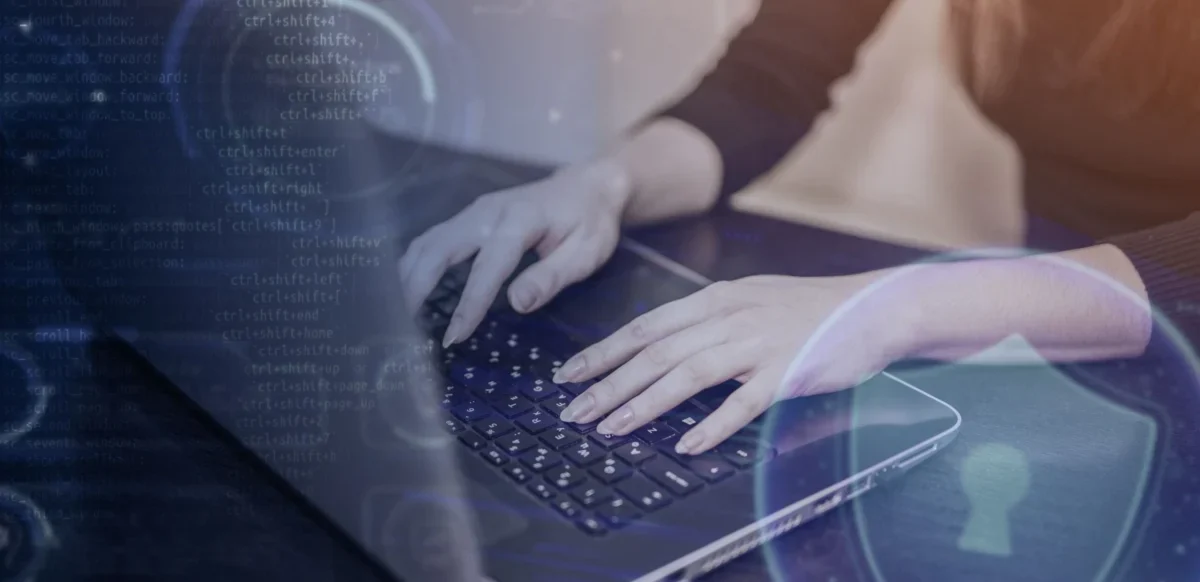 Los ataques informáticos actuales priorizan la manipulación del comportamiento humano por sobre la explotación directa de fallas técnicas en los sistemas.