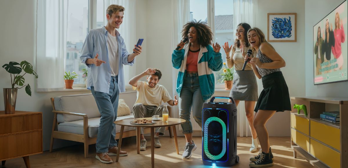 Samsung Sound Tower lleva música potente y luces a todos tus planes de verano.