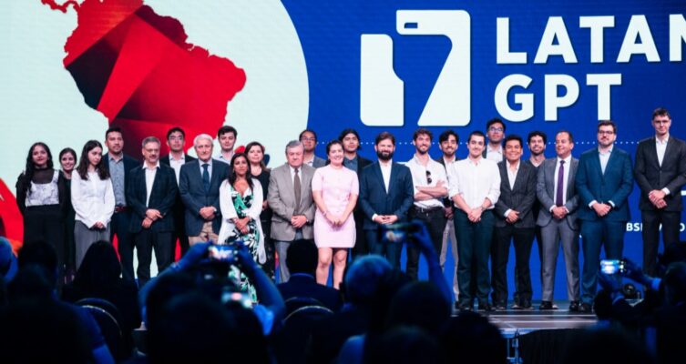 América Latina lanza Latam-GPT primer modelo de lenguaje abierto con identidad regional.