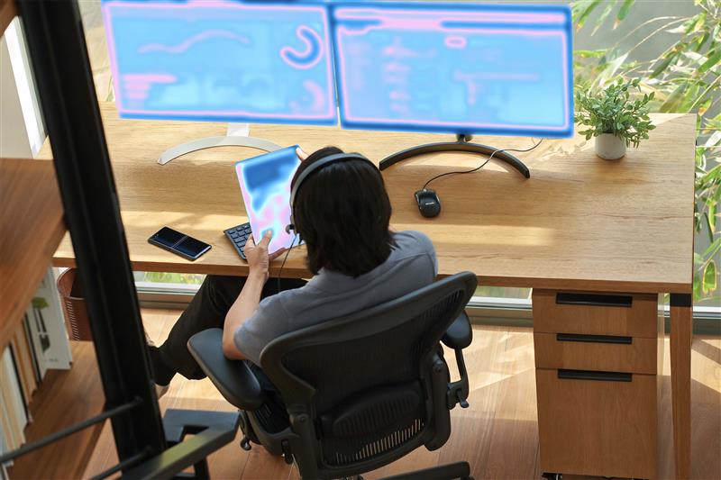 Más del 80% de las empresas Fortune 500 ya implementó agentes activos de IA, muchos desarrollados con herramientas low-code y no-code.