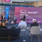 Lenovo presenta su visión de inteligencia artificial híbrida en Tech World Chile.