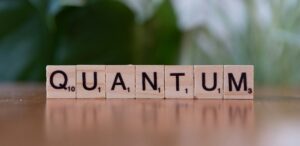 La computación cuántica representa un desafío futuro para la seguridad de Bitcoin, pero aún lejano.