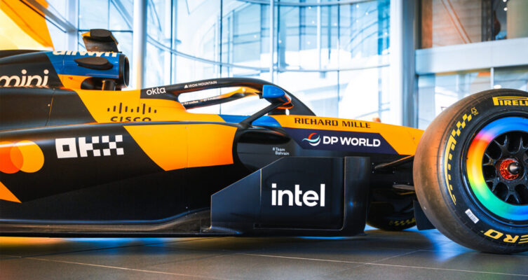Intel y McLaren Racing anunciaron una alianza estratégica multianual enfocada en IA y computación de alto rendimiento aplicada al automovilismo.