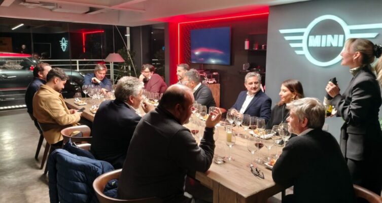 Equipos de TD SYNNEX e IBM compartieron una jornada exclusiva junto a sus principales partners para fortalecer vínculos, impulsar la innovación y acelerar la adopción de nuevas tecnologías.