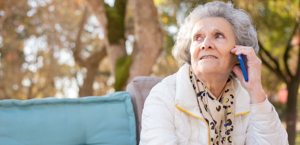 Adultos mayores en Chile enfrentan nuevas estafas telefónicas.