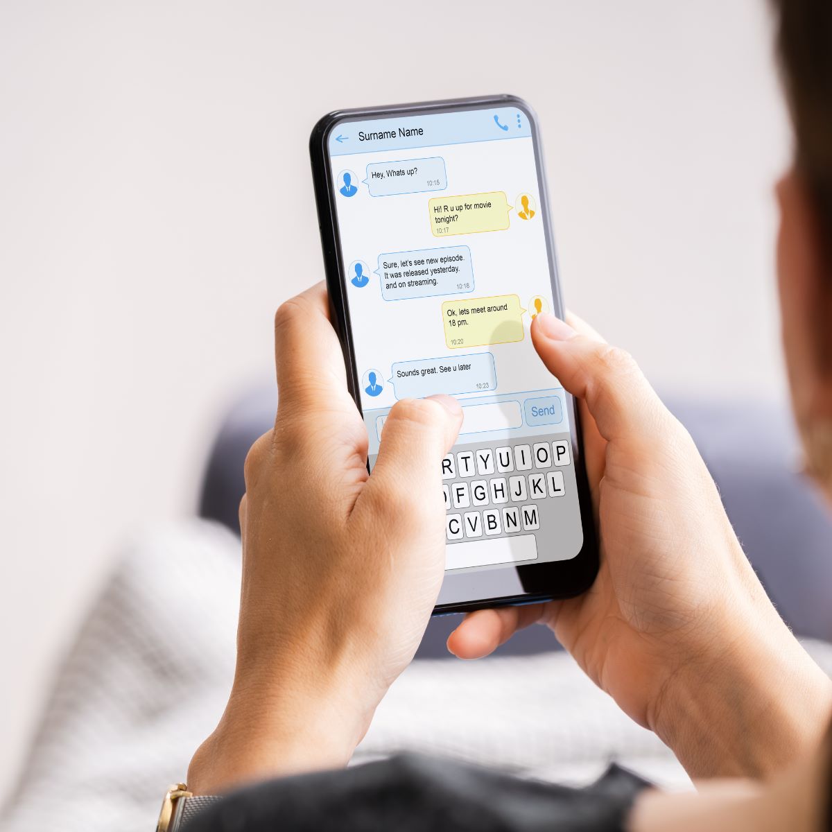 Verificar los mensajes a través de canales oficiales y evitar enlaces sospechosos son medidas clave para prevenir el robo de información personal y financiera.