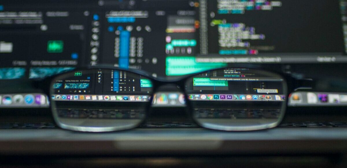 Los contenidos generados o manipulados con inteligencia artificial plantean nuevos desafíos para la reputación y la credibilidad de las marcas.