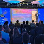 Mois Navon, asesor de ética de Anthropic Claude y exingeniero jefe de Mobileye, en la charla inaugural del Congreso América Digital.
