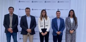 Adolfo Correa Technical Support Coordinator para Chile en Vertiv; Learcio Araujo, Technical Training and Development Services Manager LATAM; Margherita Bonetti, Senior Manager, Vertiv Global Learning.; Leonardo Barroso Sr. Manager Services Mexico & Technical Support LATAM en Vertiv; Magdalena Mardones, líder de marketing, Vertiv Latam.