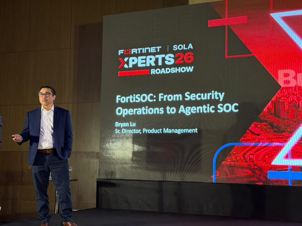 FortiSOC busca centralizar la operación del SOC y conectar capacidades de análisis, detección, investigación y respuesta sobre una base común de datos.