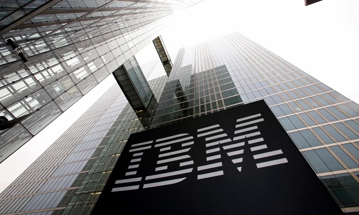 El informe de IBM destaca cómo los líderes empresariales están adoptando la IA para transformar sus organizaciones a escala.