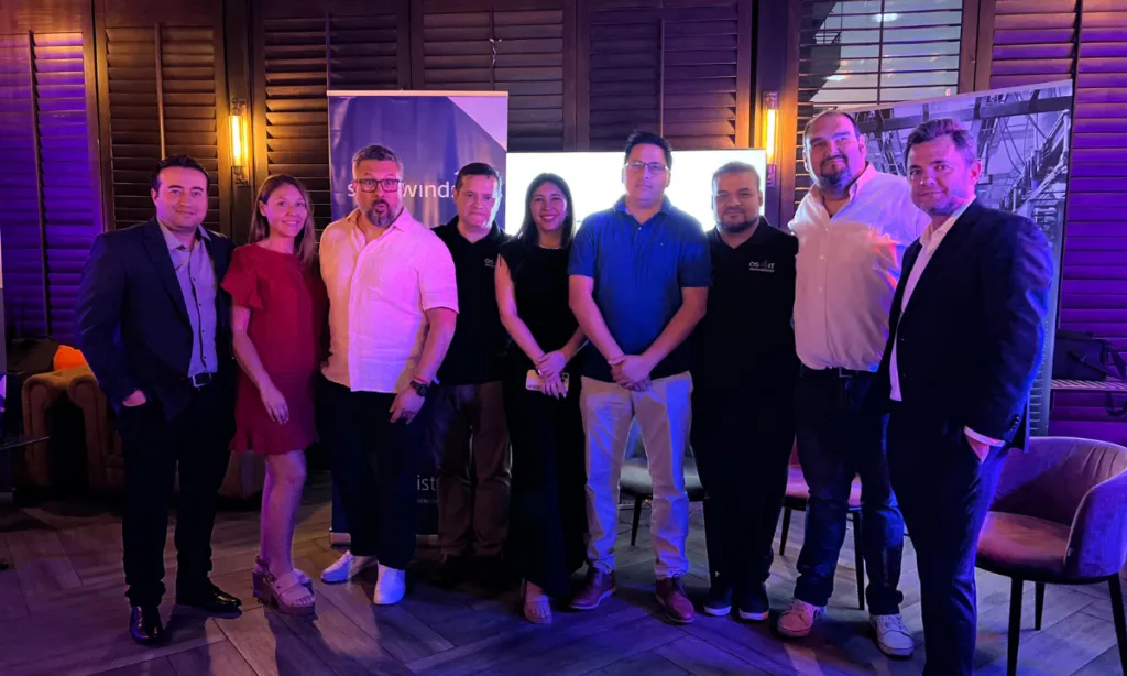 El equipo de SolarWinds con OS4IT durante el evento.