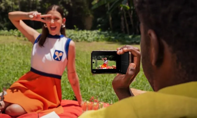 Motorola transforma la tecnología móvil con la nueva familia Razr.