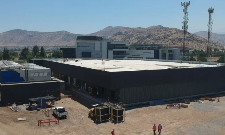Avanza la construcción de SAN2, el segundo Data Center de Cirion Technologies en Santiago, ubicado en Quilicura, con un 85% de progreso y altos estándares de sostenibilidad, seguridad y resiliencia para atender a los clientes más exigentes del ecosistema digital.