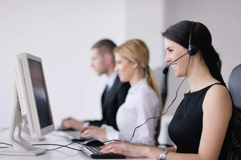 La transformación de los Contact Centers, impulsada por la inteligencia artificial y la omnicanalidad, redefine la atención al cliente como un motor estratégico de fidelización, eficiencia y competitividad.