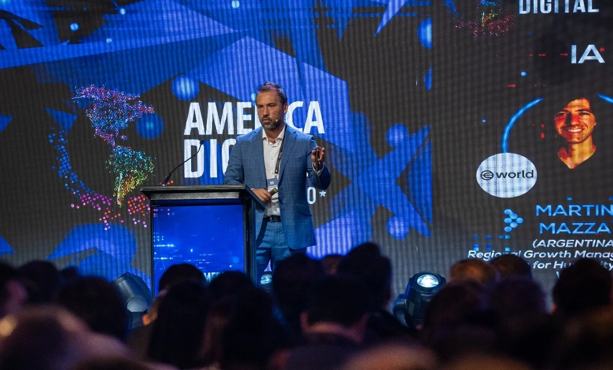 Lesley Robles, director del Congreso America Digital.