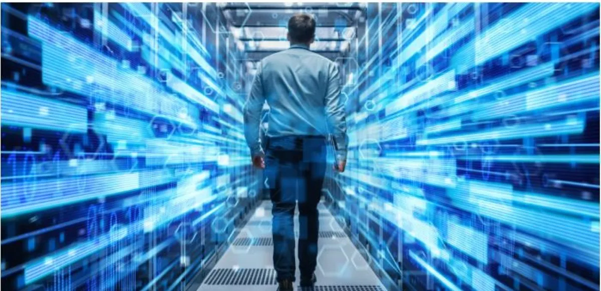 Un centro de datos de 10 MW puede emitir hasta 50.000 toneladas de CO₂ al año, equivalente a las emisiones anuales de 10.000 automóviles.