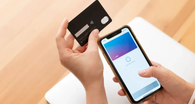 Los ciberdelincuentes explotan fallos en aplicaciones bancarias y billeteras digitales para acceder a datos sensibles, lo que pone en riesgo la seguridad de los usuarios.