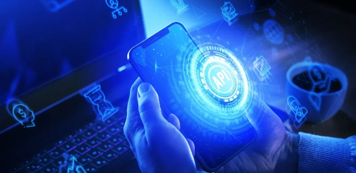 La inteligencia artificial bien diseñada no solo responde — conecta. La empatía se traduce en experiencias más humanas y efectivas.