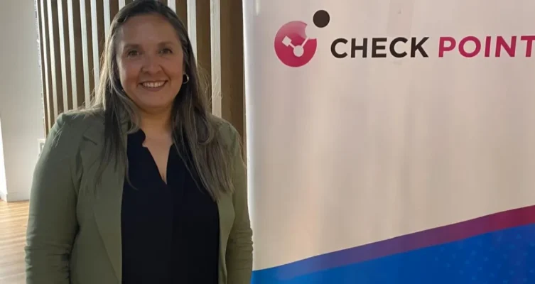 Claudia Camargo, product manager de Check Point en Licencias On Line.