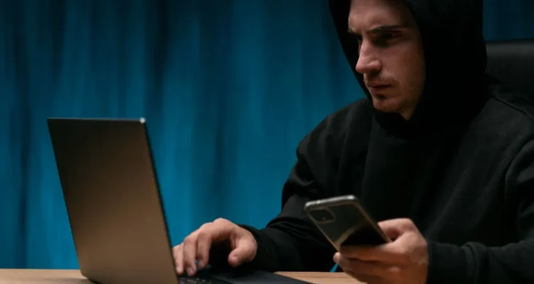 Protege tu identidad digital. Infórmate y actúa con seguridad.