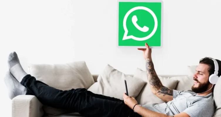 Los usuarios también pueden bloquear WhatsApp Web de forma manual desde el menú o mediante atajos de teclado.