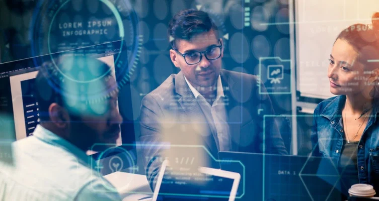 Algoritmos inteligentes permiten detectar patrones de pago inusuales y anticiparse a intentos de fraude, fortaleciendo la seguridad de las operaciones financieras en tiempo real.