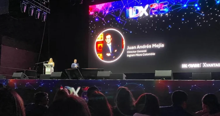 Juan Andrés Mejia, gerente general de Ingram Micro ofrece la charla de apertura al evento.