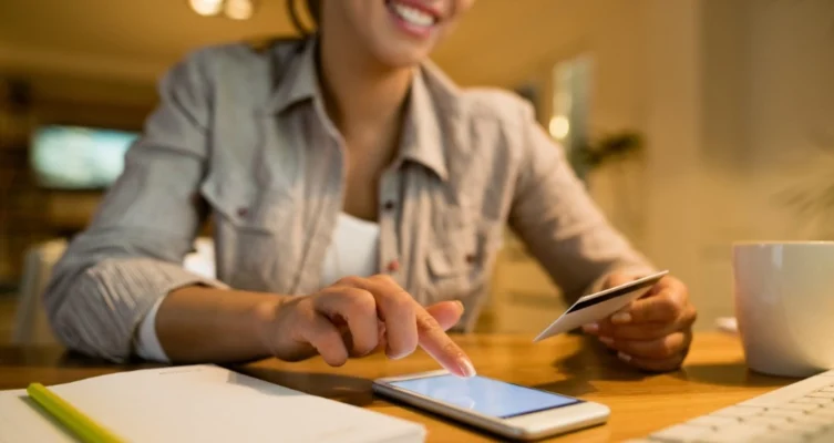 Bre-B transforma los pagos en Colombia con transferencias inmediatas y seguras.