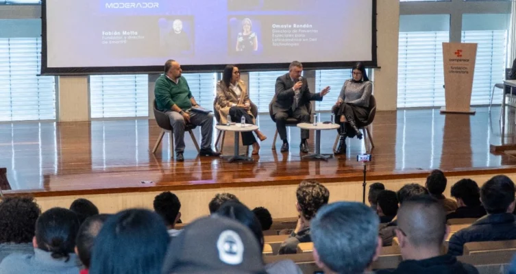 Conversatorio sobre los retos y oportunidades de la transformación tecnológica en Colombia.