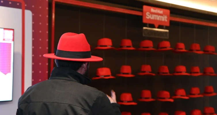 El Red Hat Summit Connect 2025 en Bogotá reunió a clientes, canales y líderes tecnológicos para explorar el futuro de la IA abierta, la automatización y la seguridad post-cuántica bajo el lema “Unlock what’s next”.