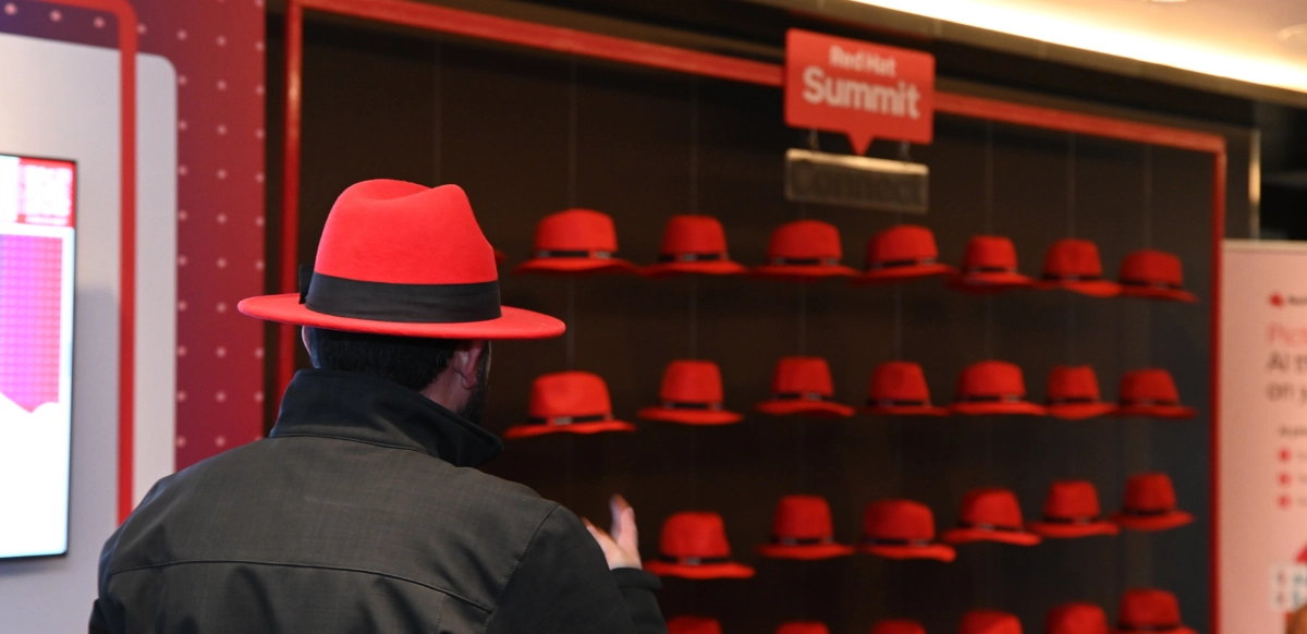 El Red Hat Summit Connect 2025 en Bogotá reunió a clientes, canales y líderes tecnológicos para explorar el futuro de la IA abierta, la automatización y la seguridad post-cuántica bajo el lema “Unlock what’s next”.