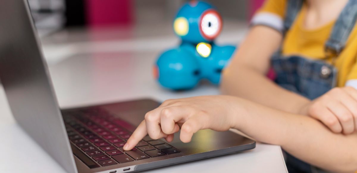 El regreso a clases refuerza el papel de la tecnología en la vida diaria de los niños.