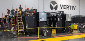 Una de las principales tendencias identificadas es la preparación para IA, que implica migrar desde modelos tradicionales de distribución energética híbrida AC/DC hacia arquitecturas DC de alto voltaje.