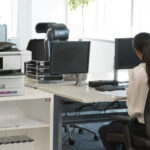 En términos de productividad, la WorkForce® Pro C-5891 ofrece velocidades de impresión de hasta 25 ppm ISO en negro y color, junto con una salida ultrarrápida de la primera página.