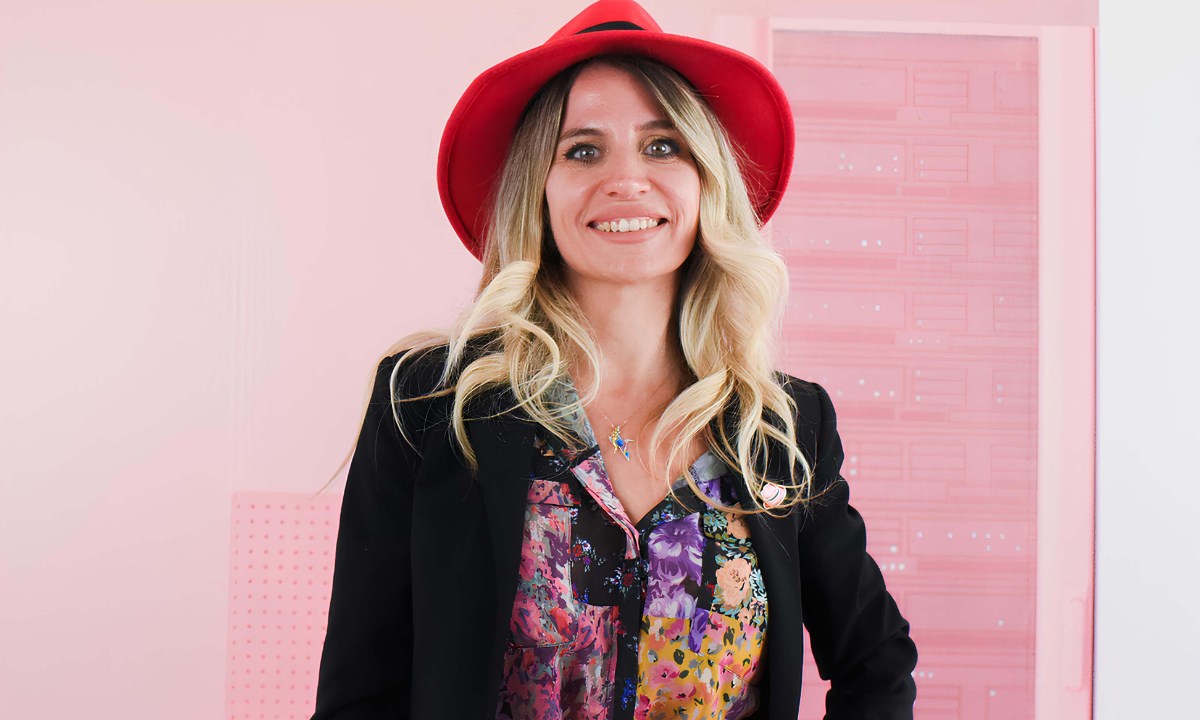 Victoria Martinez Suárez, gerente de plataforma de IA para a América Latina na Red Hat