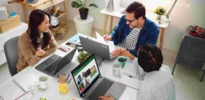 Laptops corporativas con IA, seguridad y gestión para el trabajo híbrido.