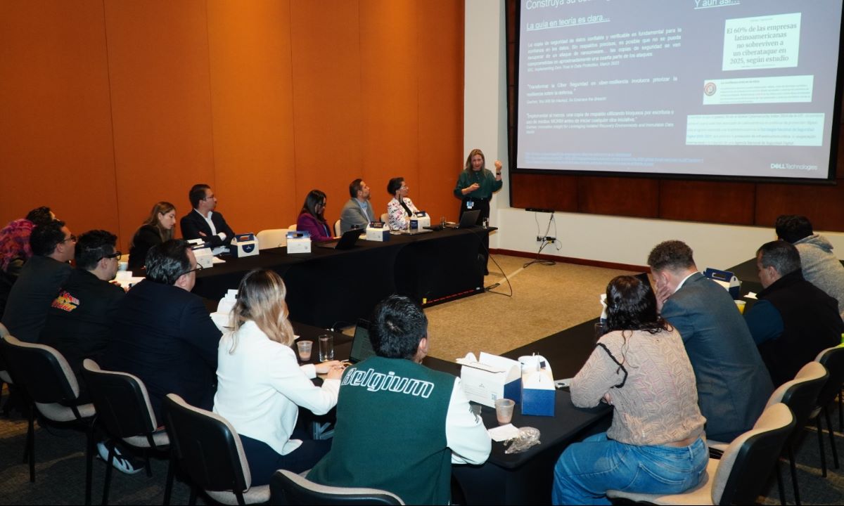 Reto. Durante el evento, el equipo de Dell Technologies presentó tendencias y estrategias para integrar la resiliencia digital en las organizaciones.