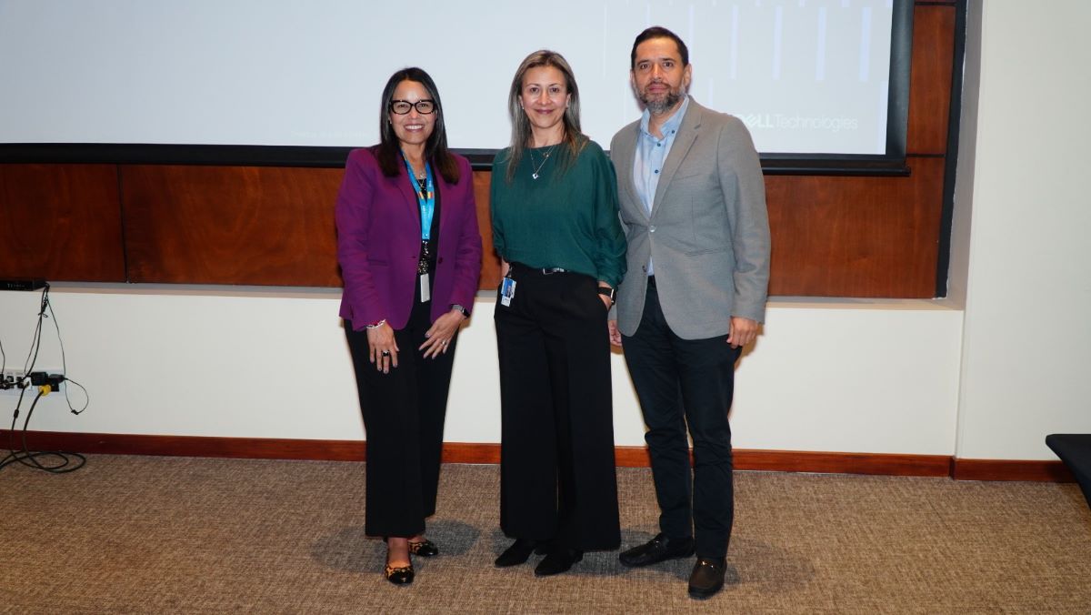 Omayle Rondón y Angélica Pulido, representantes de Dell Technologies, destacaron el rol clave de la ciber-resiliencia y la inteligencia artificial para enfrentar los desafíos de la seguridad digital actual.