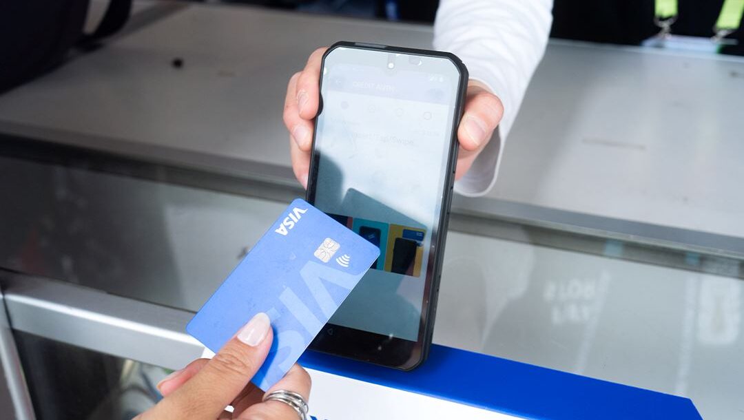 El Reporte de la Banca Adaptativa de SoFi extrae sus conclusiones de las respuestas de 337 directores de tecnología (CTO) y directores de información (CIO) en Colombia, México, Brasil y Argentina.