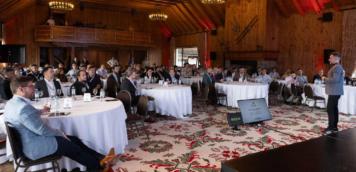 El formato del encuentro prioriza las conversaciones estratégicas y el networking entre fabricantes, distribuidores, integradores y partners de la Región Andina.
