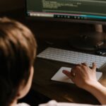 Menores en internet: cómo protegerlos sin perder privacidad.