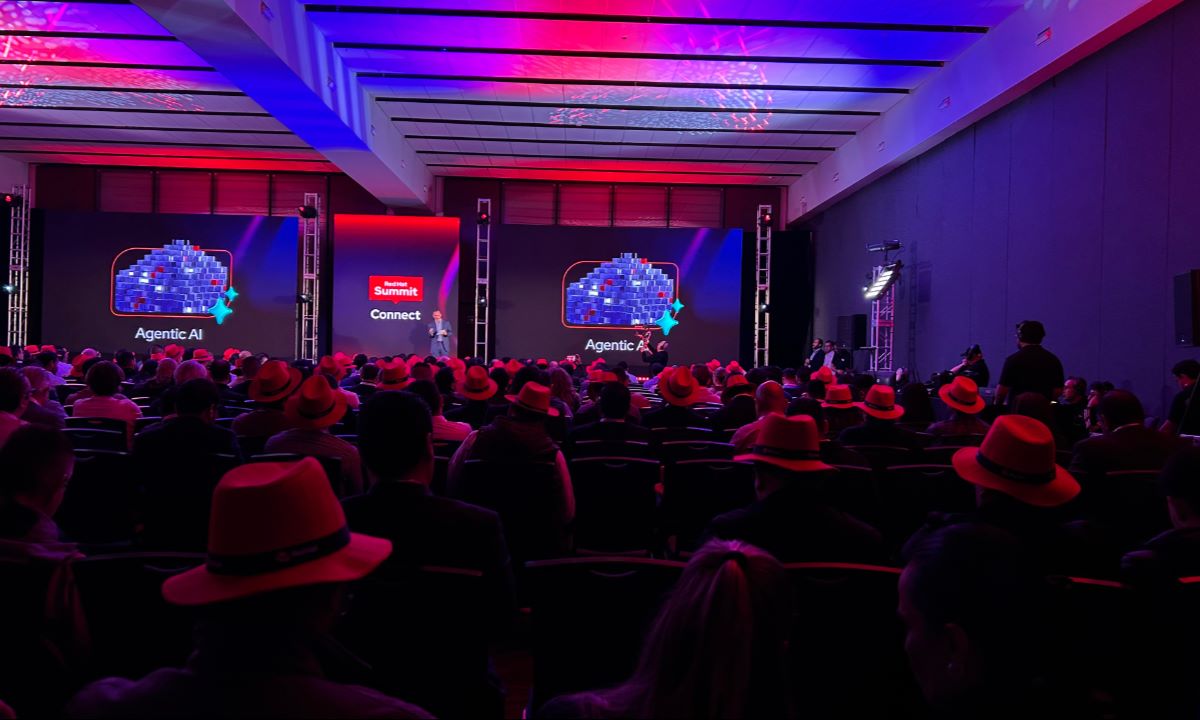 Bajo el lema “Unlock what's next”, Red Hat Summit: Connect 2026 propone explorar nuevas posibilidades para la innovación empresarial a partir de la apertura tecnológica y la colaboración.