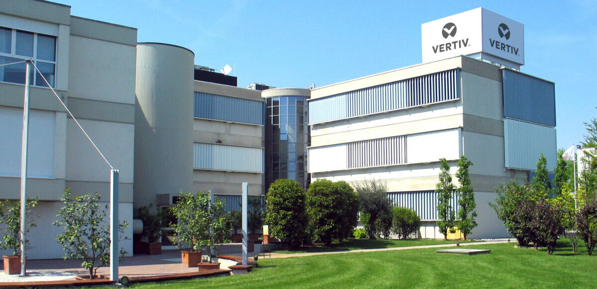 La adquisición prevista de King Environmental Services permitirá a Vertiv ampliar sus capacidades de gestión de fluidos y enfriamiento líquido para centros de datos de alta densidad impulsados por inteligencia artificial.