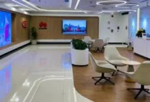 Huawei transforma la educación con innovación tecnológica.