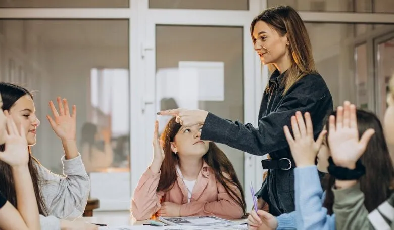 La brecha femenina en liderazgo y visibilidad sigue siendo un desafío global, según informe de OBS Business School 2 Las mujeres representan apenas el 6% de todos los galardonados en la historia de los Premios Nobel, siendo las categorías científicas las más excluyentes.